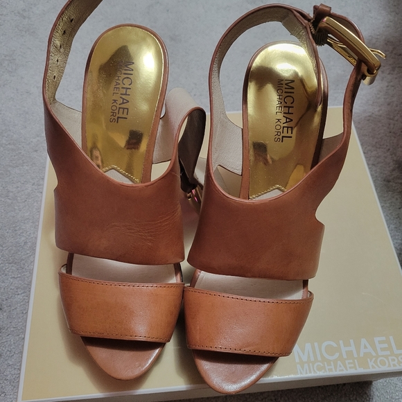 Michael Kors heels - Picture 2 of 2